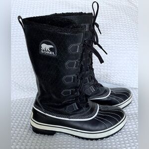 Sorel black waterproof lace-up boots, full sherpa lining, Size 7